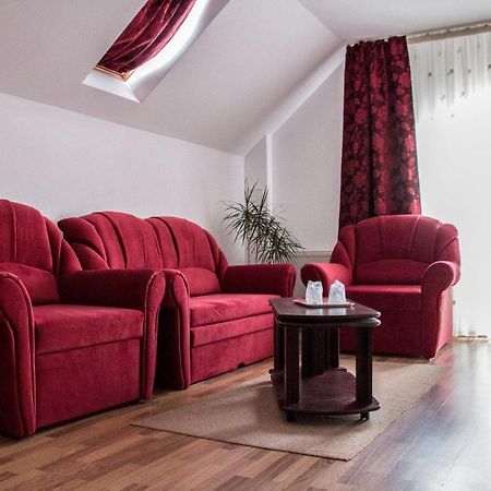Pensiunea Octogon Piatra Neamt Luaran gambar