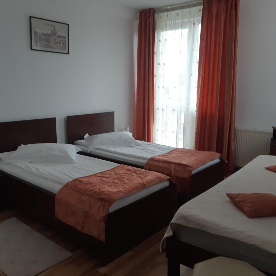 Pensiunea Octogon Piatra Neamt Luaran gambar